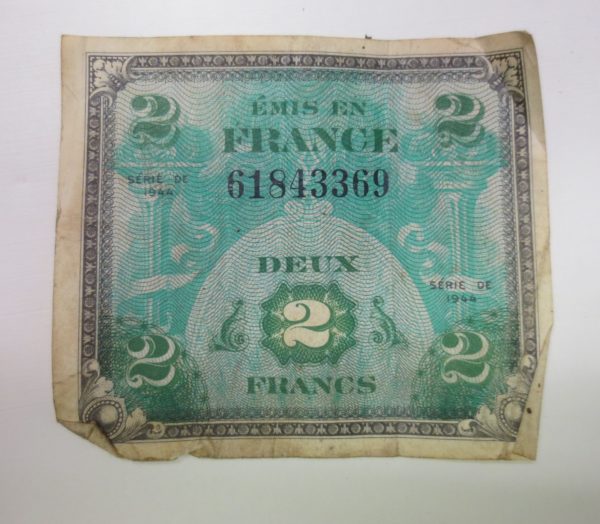 Two dollar paper bill of france