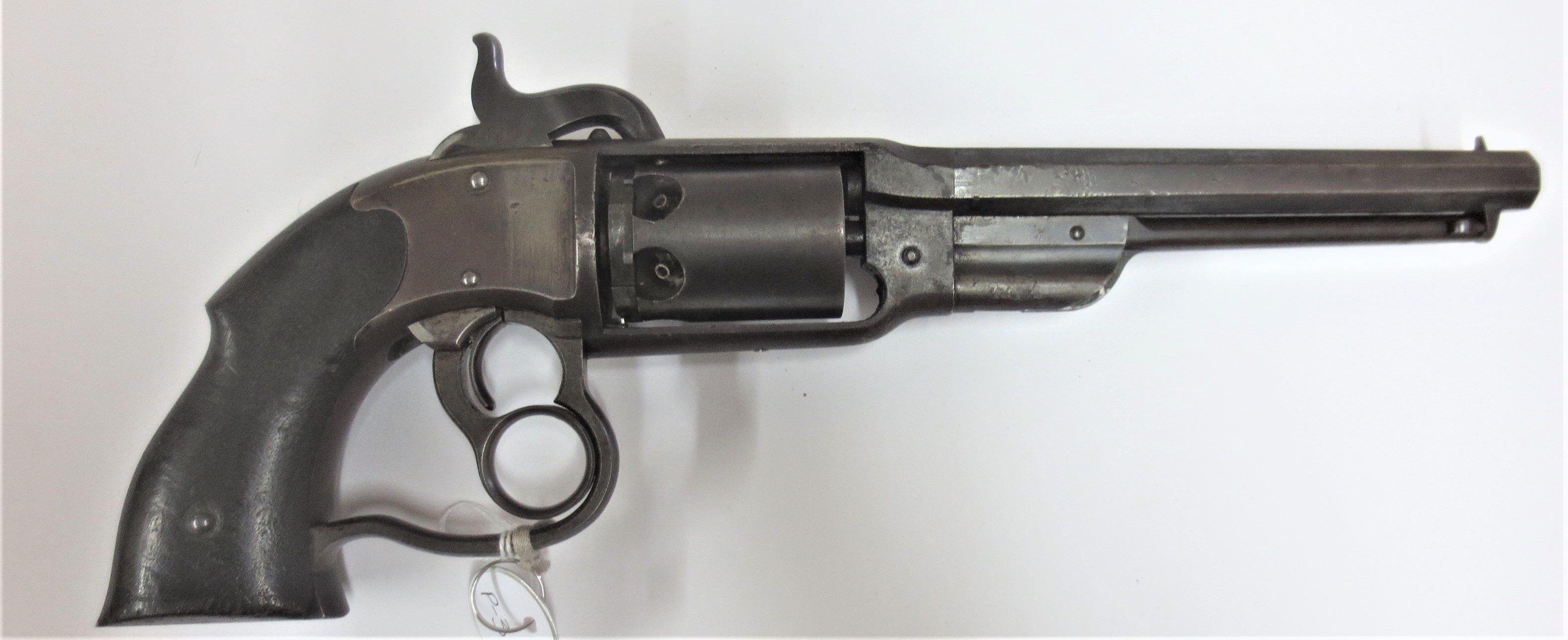 Navy revolver with curved grip